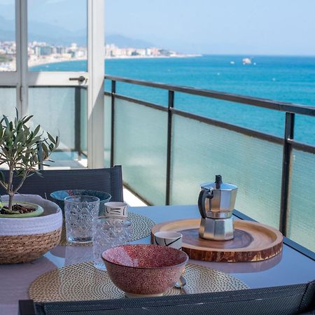 You And The Sea Apartment Savona Bagian luar foto