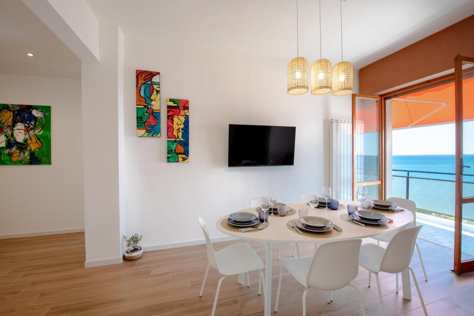 You And The Sea Apartment Savona Bagian luar foto