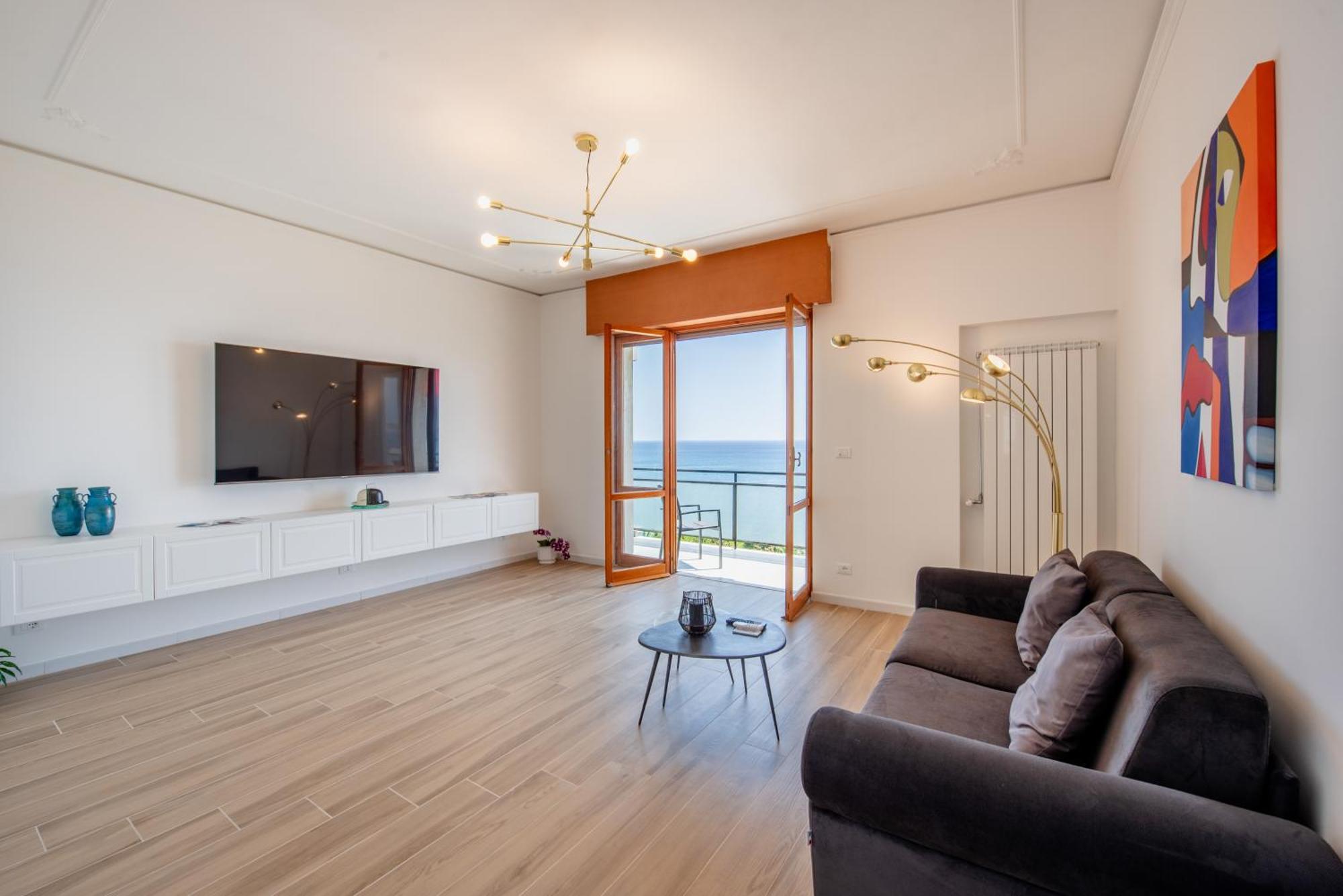 You And The Sea Apartment Savona Bagian luar foto